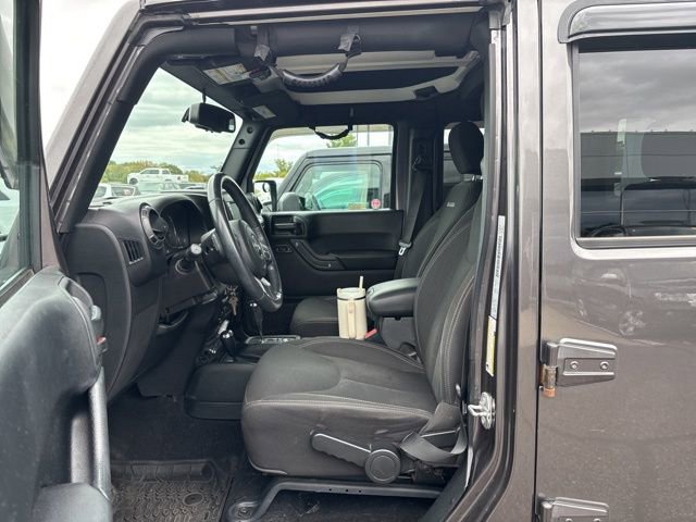 2016 Jeep Wrangler Unlimited Sahara photo 3