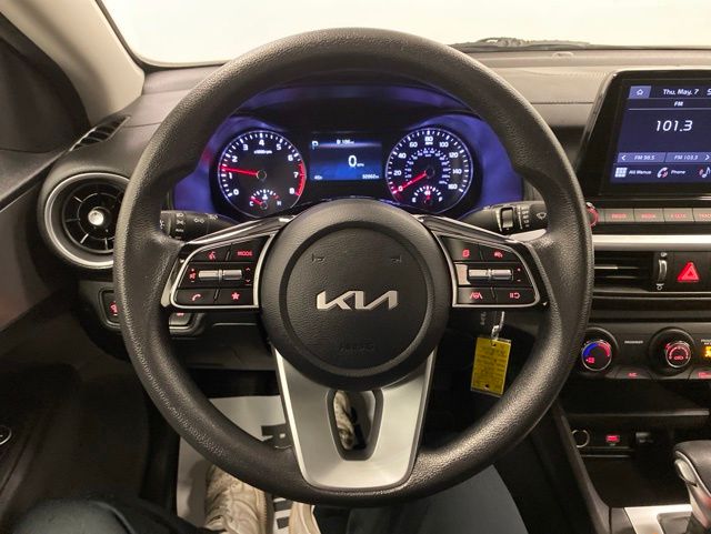 2023 Kia Forte LXS - Photo 15