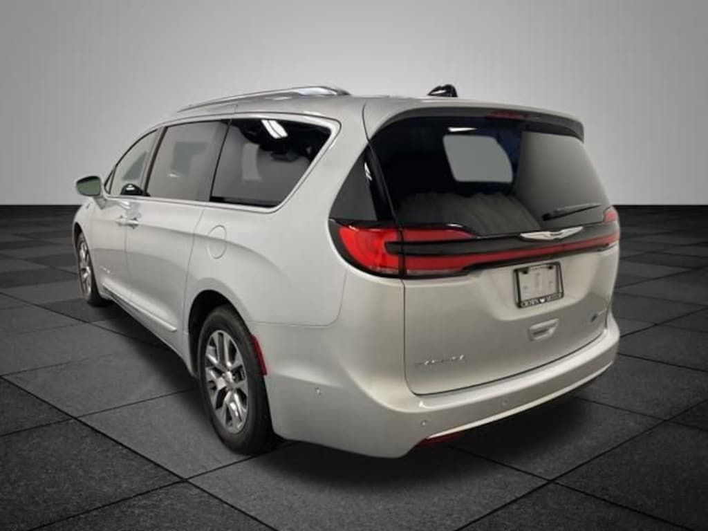 Used 2024 Chrysler Pacifica Plug-In Hybrid Pinnacle Van Passenger Van