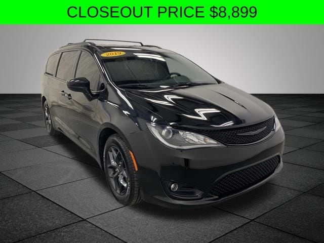 2019 Chrysler Pacifica Touring L Plus's photo