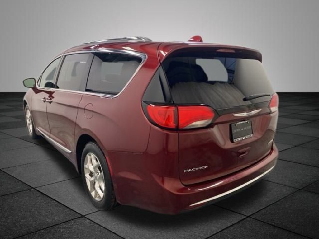 Used 2018 Chrysler Pacifica Limited Van