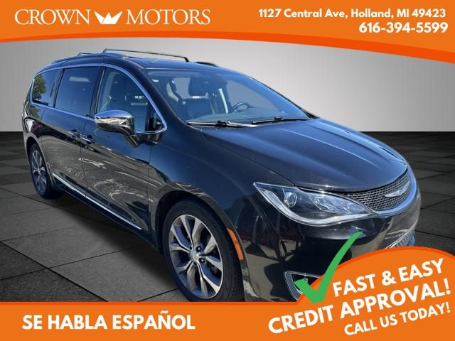 2018 Chrysler Pacifica Limited's photo