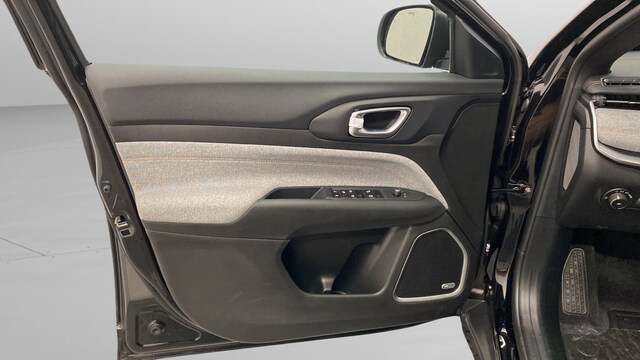 2026 Jeep Compass 85th Anniversary - Photo 27