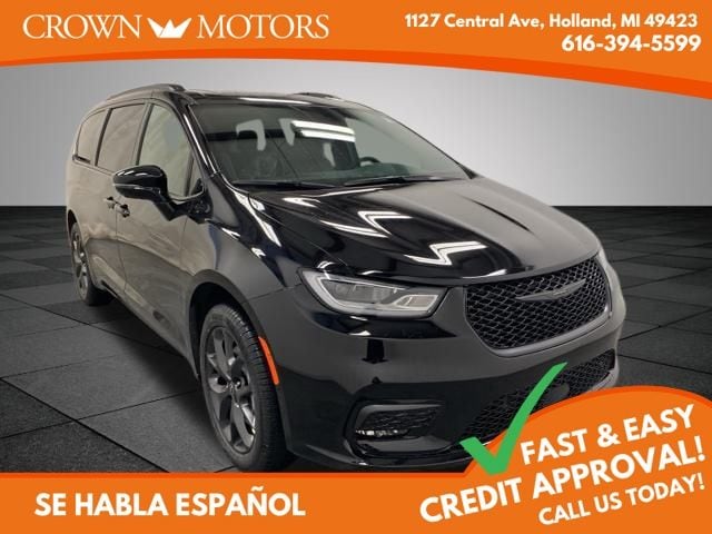 2026 Chrysler Pacifica Limited's photo