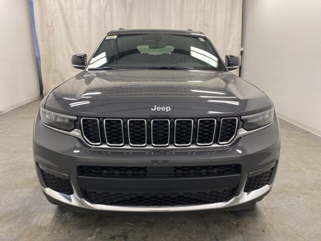 2025 Jeep Grand Cherokee Limited photo 2
