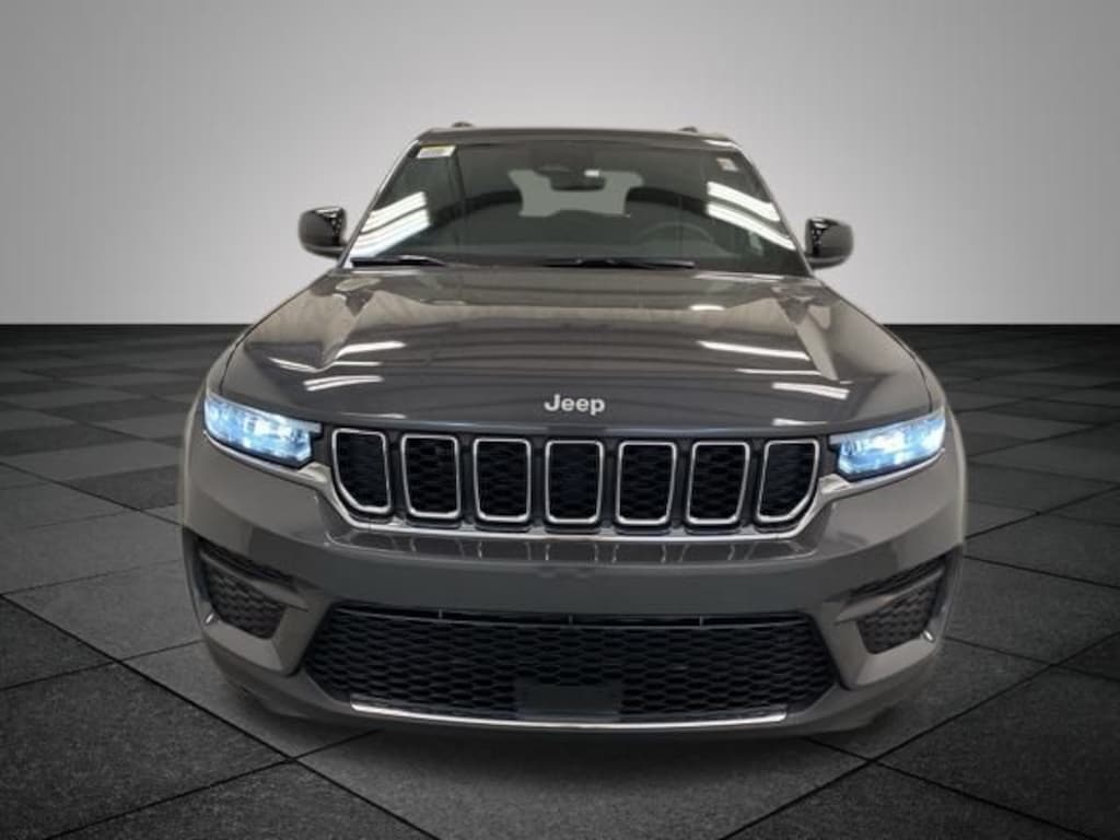 New 2025 Jeep Grand Cherokee LAREDO X 4X4 Sport Utility