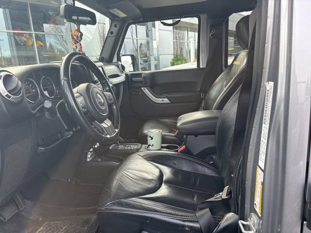 2014 Jeep Wrangler Unlimited Sahara photo 3