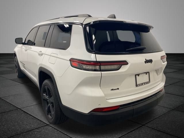 2021 Jeep Grand Cherokee Altitude photo 3