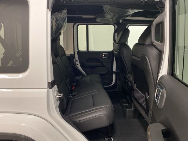 2026 Jeep Wrangler 4-Door Sahara - Photo 24