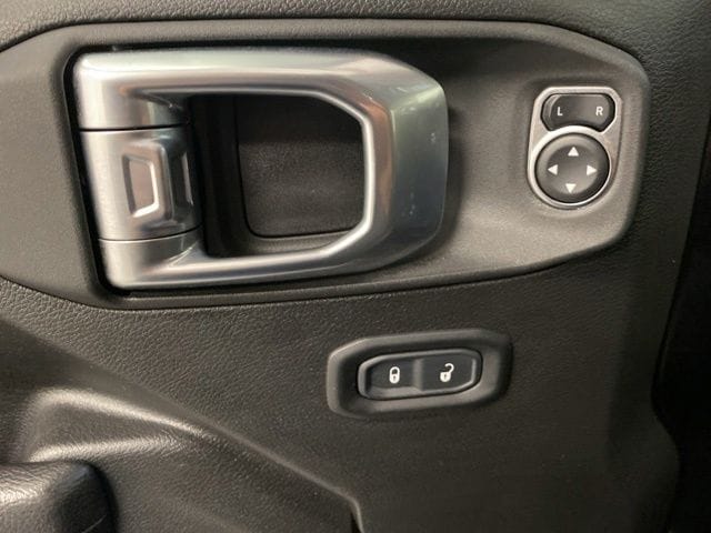 2022 Jeep Wrangler Sport - Photo 17