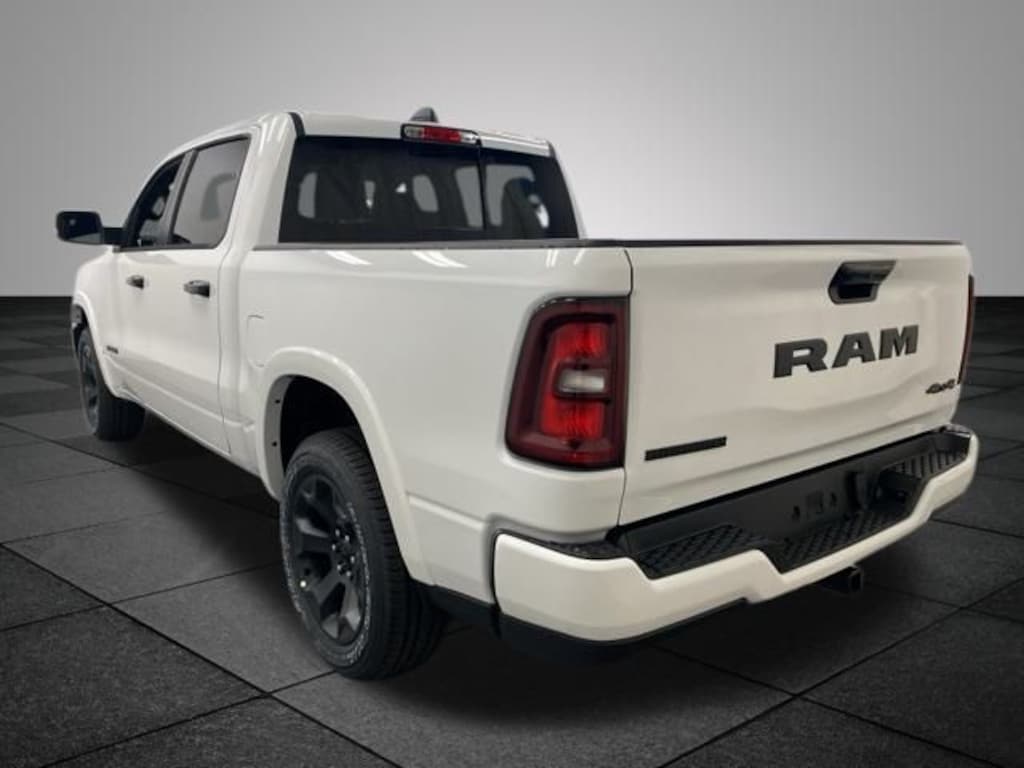 New 2025 Ram 1500 BIG HORN CREW CAB 4X4 5'7 BOX Pickup