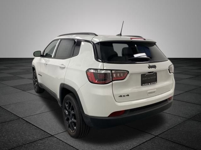 2026 Jeep Compass Latitude Altitude photo 3