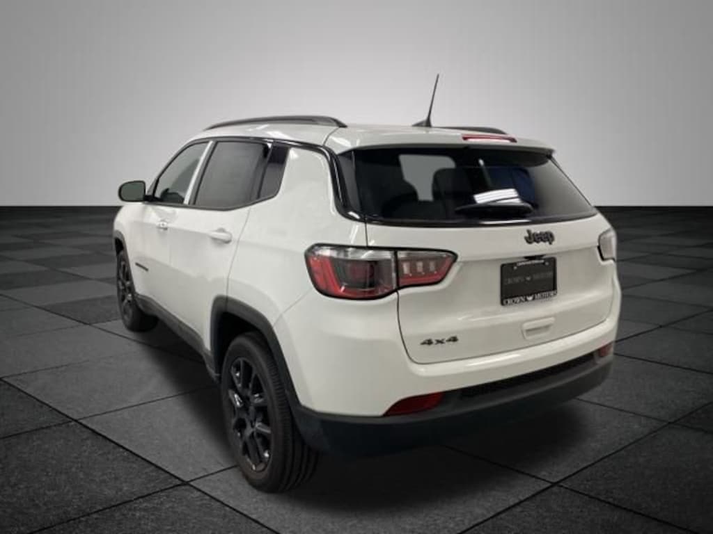 Used 2026 Jeep Compass Latitude SUV