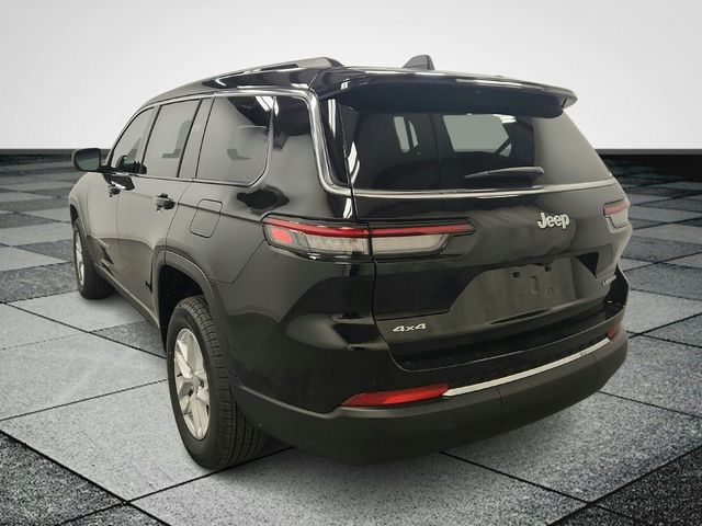 2025 Jeep Grand Cherokee Laredo photo 3