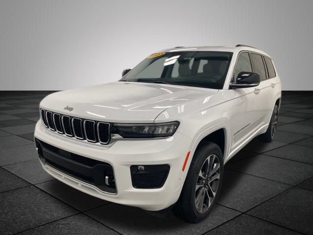 2023 Jeep Grand Cherokee Overland photo 2