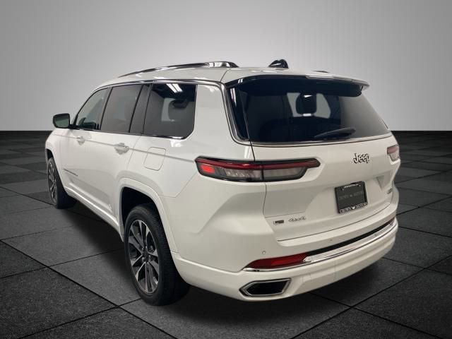 2023 Jeep Grand Cherokee Overland photo 3