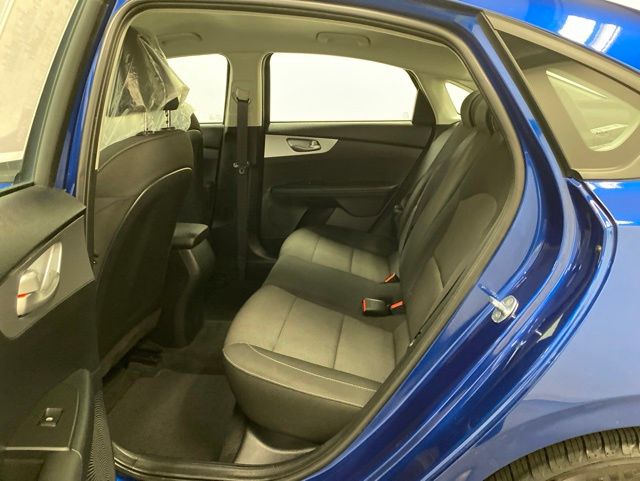 2023 Kia Forte LXS - Photo 19