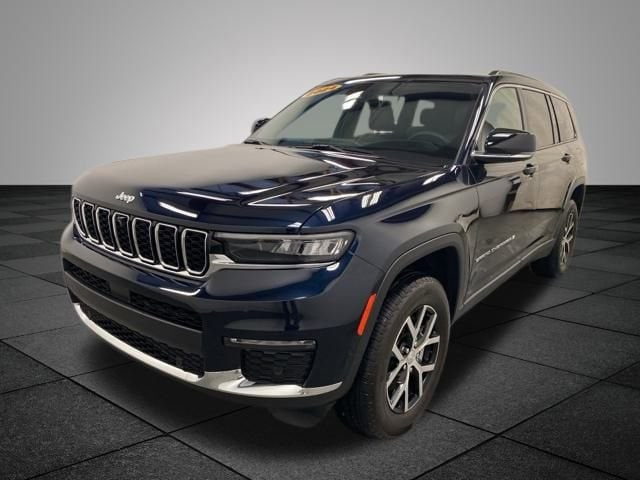 2024 Jeep Grand Cherokee Limited photo 3