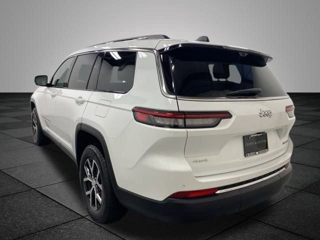 2025 Jeep Grand Cherokee Limited photo 4