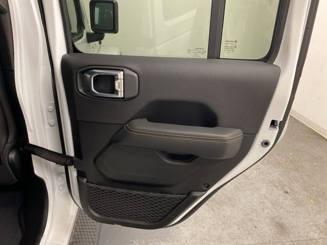 2026 Jeep Wrangler 4-Door Sahara - Photo 25