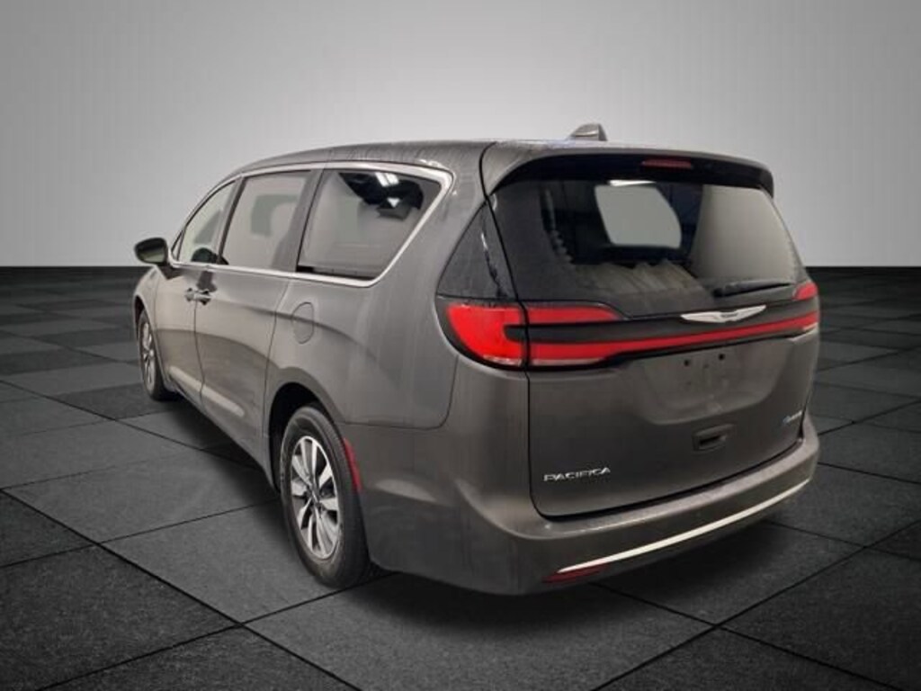 Used 2022 Chrysler Pacifica Hybrid Touring L Van Passenger Van