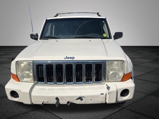 2007 Jeep Commander Sport photo 2