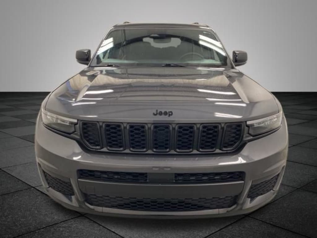 Used 2023 Jeep Grand Cherokee Altitude SUV