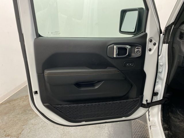 2026 Jeep Wrangler 4-Door Sahara - Photo 18
