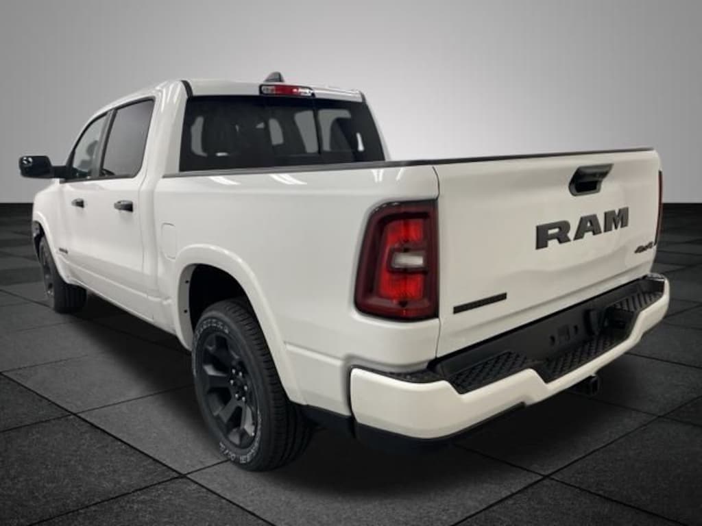 New 2025 Ram 1500 BIG HORN CREW CAB 4X4 5'7 BOX Pickup