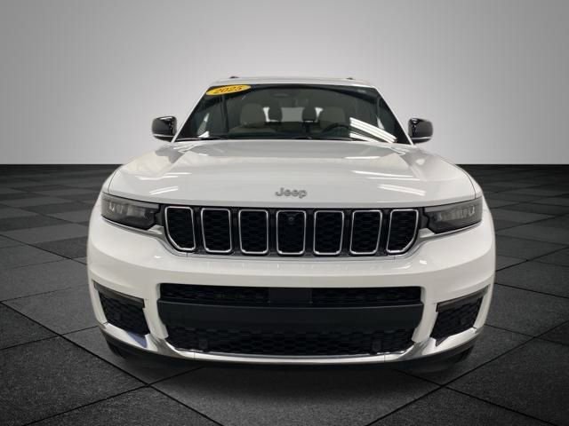 2025 Jeep Grand Cherokee Limited photo 2