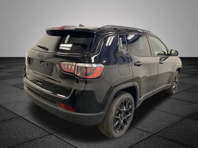 2026 Jeep Compass Latitude Altitude photo 4