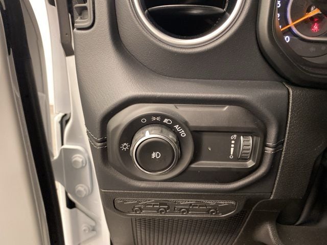 2026 Jeep Wrangler 4-Door Sahara - Photo 16