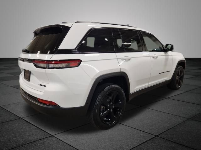 2023 Jeep Grand Cherokee Limited photo 2