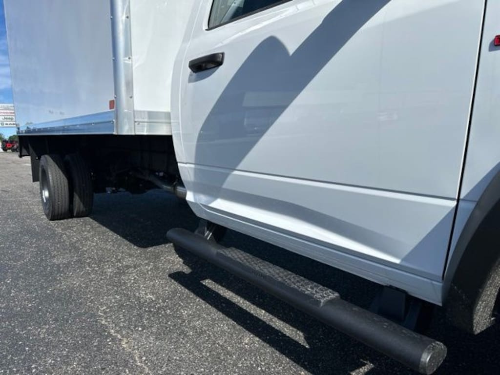 New 2026 Ram 5500 Chassis Cab TRADESMAN REGULAR 4X2 120' CA Pickup