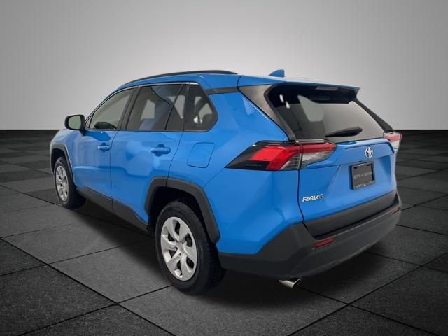 2019 Toyota RAV4 LE photo 3