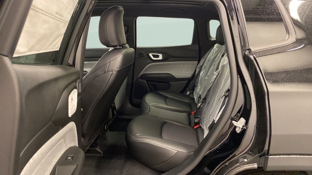2026 Jeep Compass 85th Anniversary - Photo 28