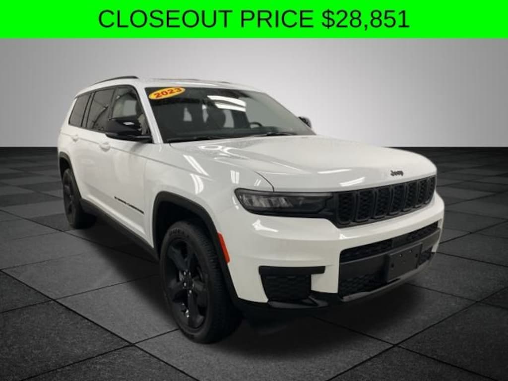 Used 2023 Jeep Grand Cherokee Altitude SUV