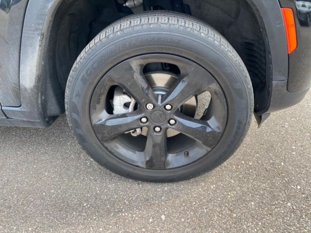 Used 2023 Jeep Grand Cherokee Limited SUV