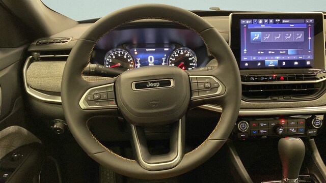 2026 Jeep Compass 85th Anniversary - Photo 24