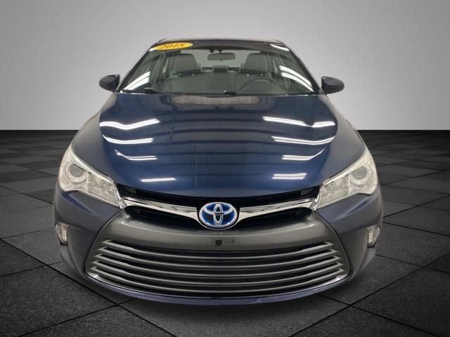 2015 Toyota Camry Hybrid LE photo 2