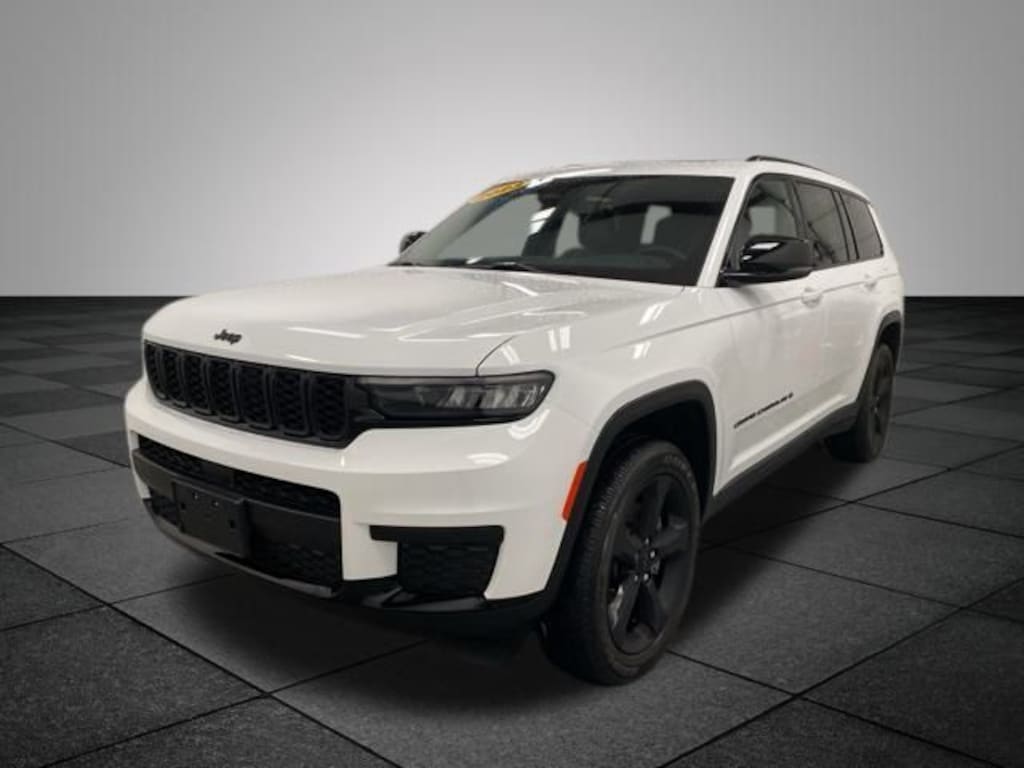 Used 2023 Jeep Grand Cherokee Altitude SUV