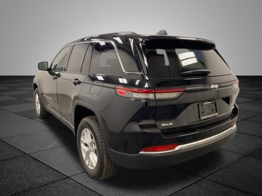 New 2025 Jeep Grand Cherokee LAREDO X 4X4 Sport Utility