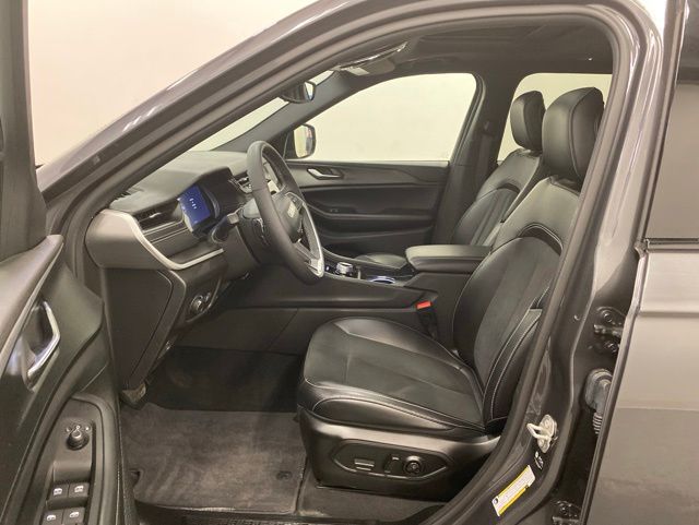2024 Jeep Grand Cherokee L Altitude - Photo 8