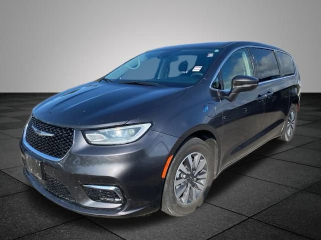 Used 2022 Chrysler Pacifica Hybrid Hybrid Touring L Van Passenger Van