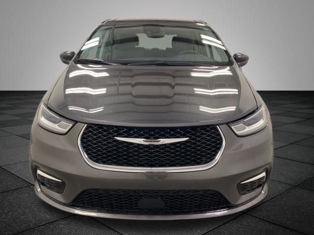 Used 2022 Chrysler Pacifica Hybrid Touring L with VIN 2C4RC1L73NR212644 for sale in Holland, MI