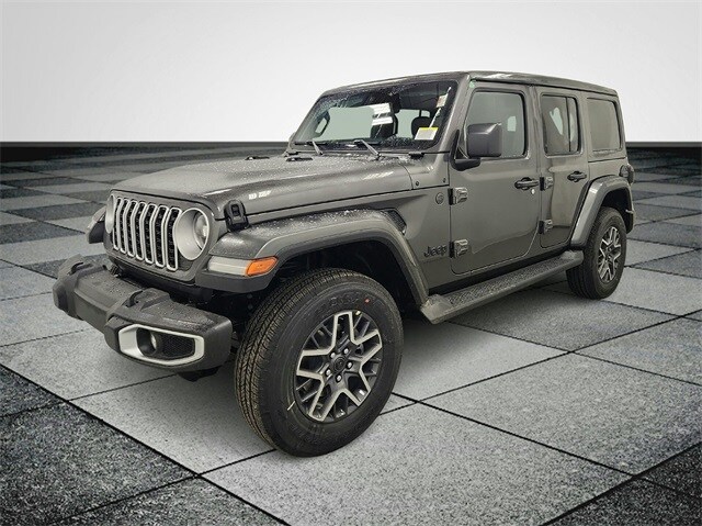 2025 Jeep Wrangler Sahara photo 3