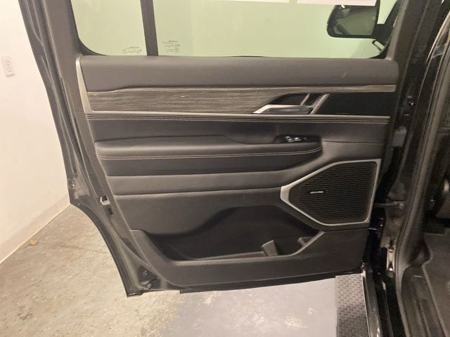 2022 Jeep Wagoneer Series II - Photo 23