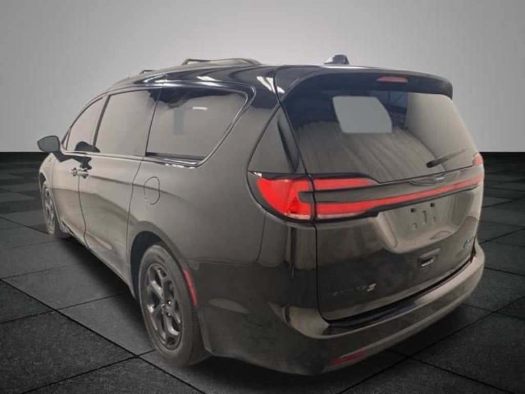 Used 2021 Chrysler Pacifica Hybrid Hybrid Limited Van Passenger Van
