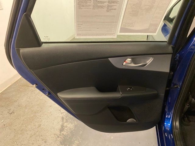 2023 Kia Forte LXS - Photo 20