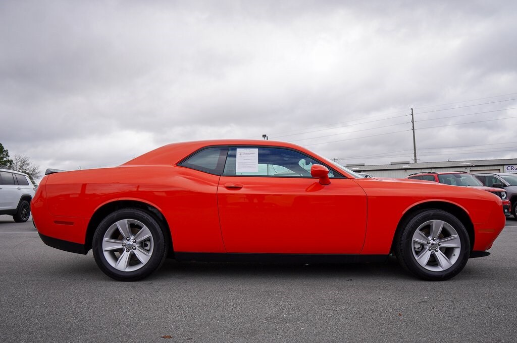 2023 Dodge Challenger SXT photo 4